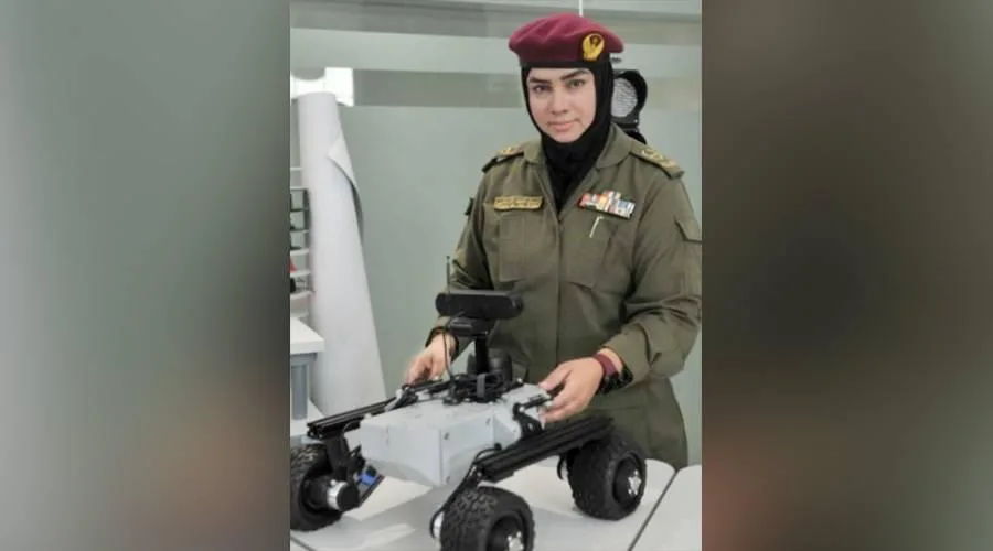 أسماء الزعابي: أول امرأة متخصصة في الذخيرة والمتفجرات بوزارة الداخلية