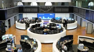 أسواق الأسهم الأوروبية تنخفض مع اقتراب فترة تطبيق الرسوم الجمركية الأمريكية.
