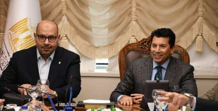 أشرف صبحي يثني على مساهمة «اللجنة الأولمبية المصرية» في إتمام تعديلات قانون الرياضة أشرف صبحي يثني على مساهمة «اللجنة الأولمبية المصرية» في إتمام تعديلات قانون الرياضة