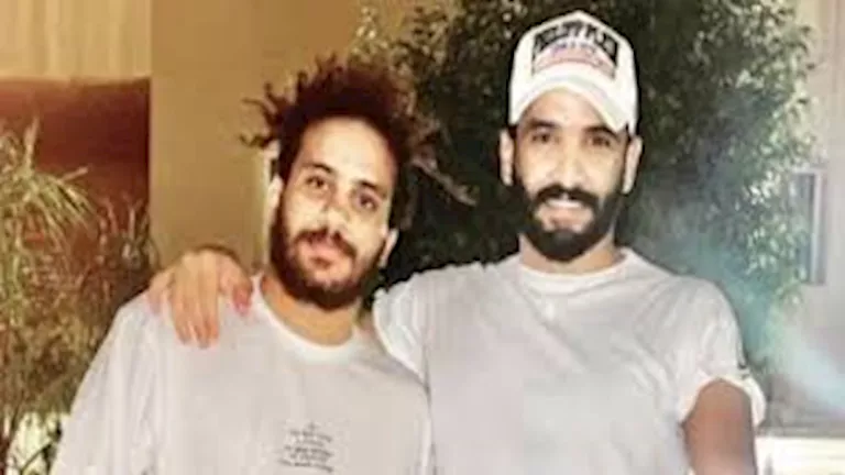 أعداء في الملعب: لاعبون تجمعهم الروابط الأسرية وتفرقهم المنافسة بين الأهلي والزمالك أعداء في الملعب: لاعبون تجمعهم الروابط الأسرية وتفرقهم المنافسة بين الأهلي والزمالك