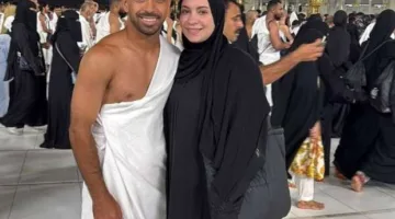 أفشة يؤدي شعائر العمرة مع زوجته قبل انتهاء عطلة الأهلي.. صور