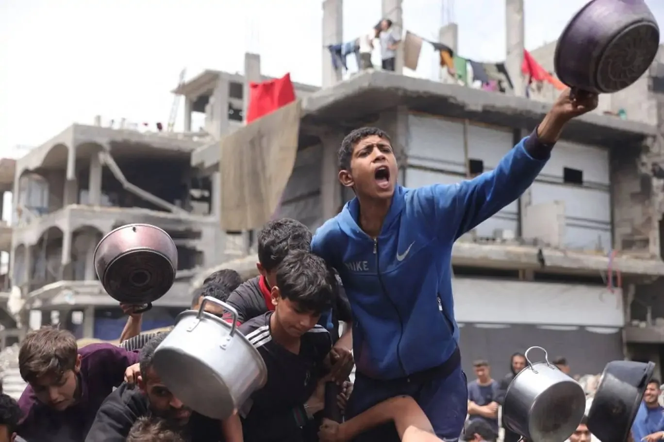 أكسيوس: إسرائيل تجري محادثات مع 3 دول لاستقبال مئات الآلاف من سكان غزة. أكسيوس: إسرائيل تجري محادثات مع 3 دول لاستقبال مئات الآلاف من سكان غزة.