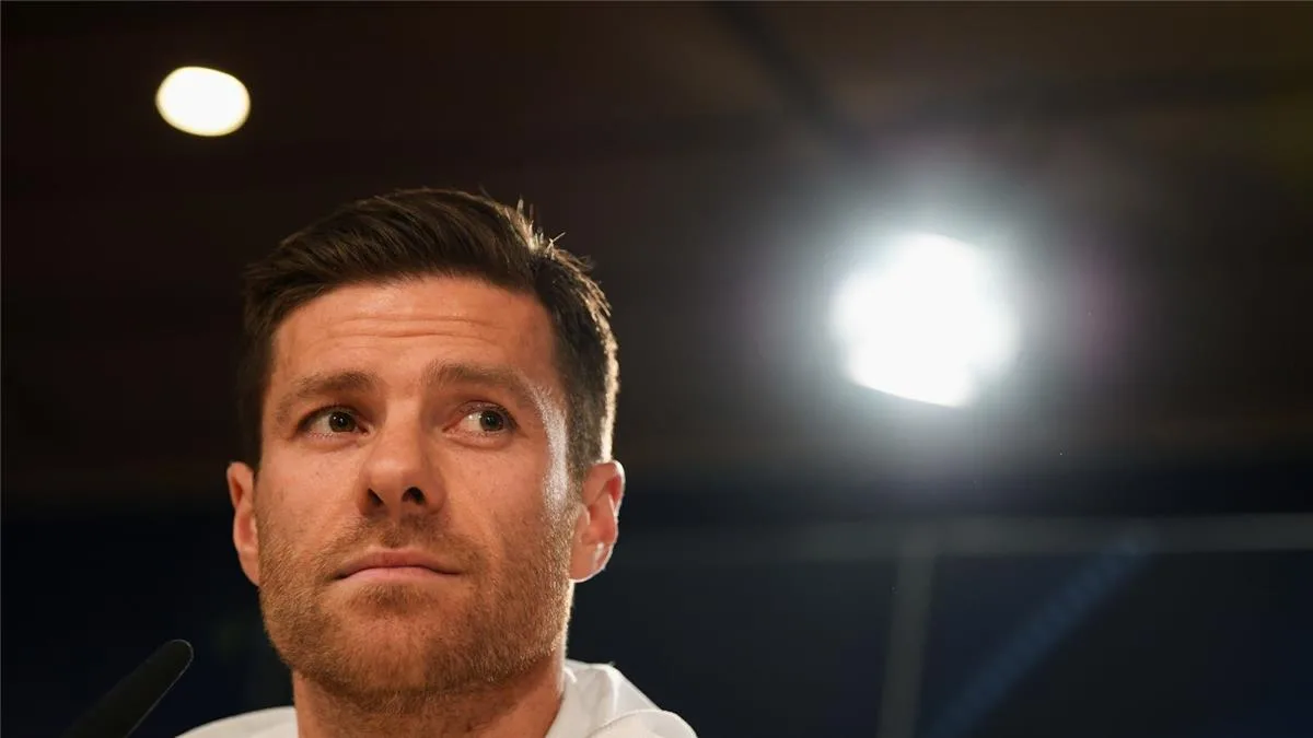 ألونسو يسعى لضم لاعب من ليفربول، وريال مدريد يستعد لعرض 100 مليون يورو لإتمام الصفقة. ألونسو يسعى لضم لاعب من ليفربول، وريال مدريد يستعد لعرض 100 مليون يورو لإتمام الصفقة.