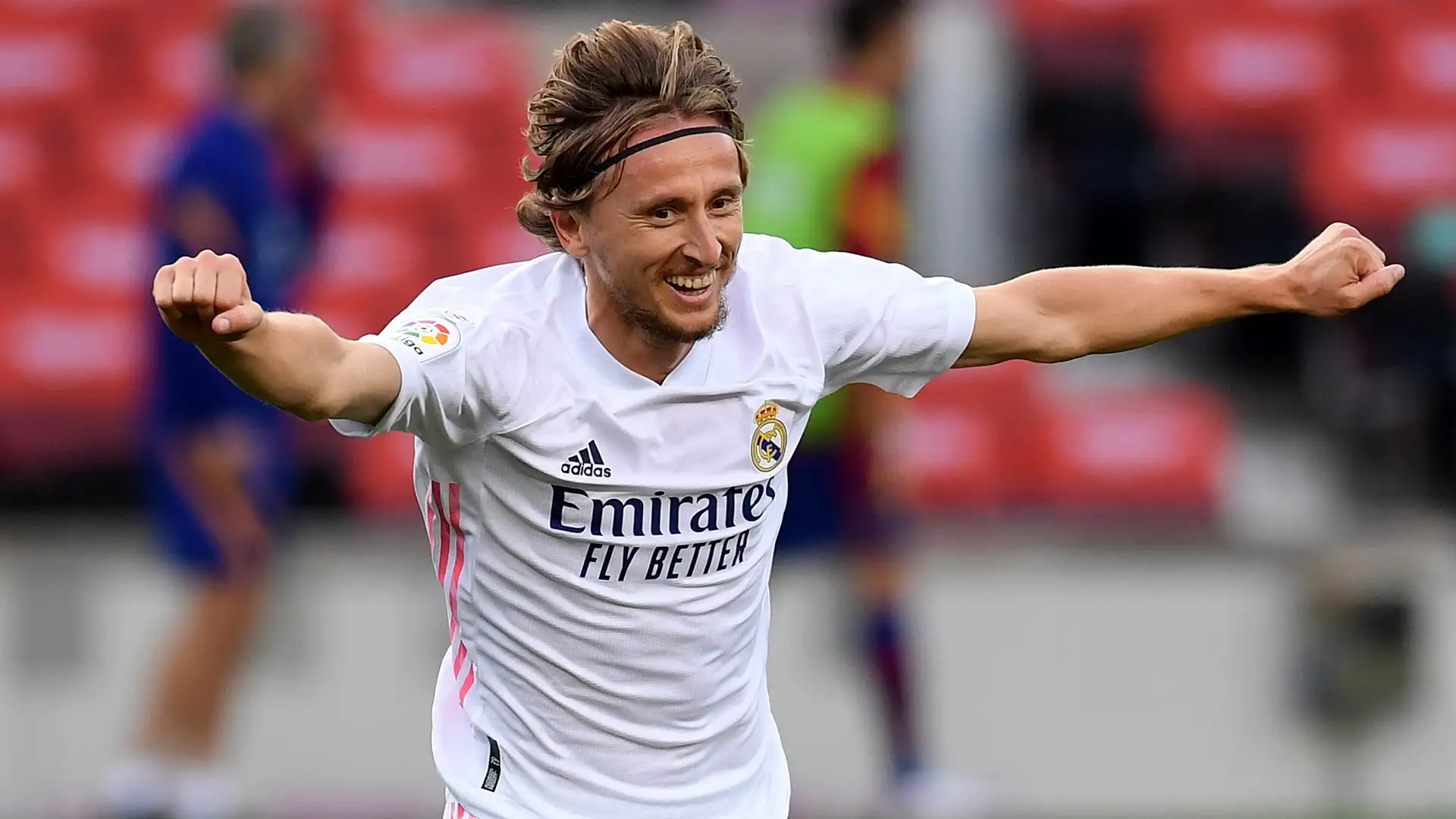 أليجري يعلن توقيع مودريتش مع ميلان