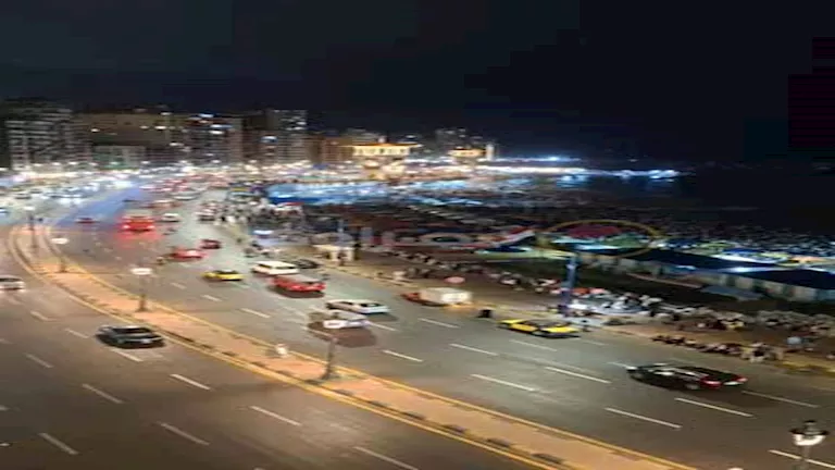 أمطار تتساقط على الإسكندرية في ذروة الصيف (صور) أمطار تتساقط على الإسكندرية في ذروة الصيف (صور)