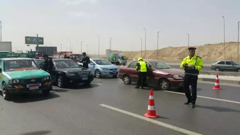 أمن المنافذ يحاكم 48 حالة تهريب وانتهاكات مرورية خلال يوم واحد أمن المنافذ يحاكم 48 حالة تهريب وانتهاكات مرورية خلال يوم واحد