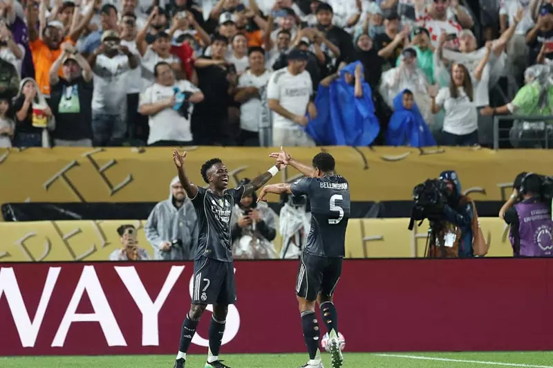 أهمهم بيلينجهام وفينيسيوس.. 17 لاعبًا قد يغيبون عن نصف نهائي كأس العالم (قائمة) أهمهم بيلينجهام وفينيسيوس.. 17 لاعبًا قد يغيبون عن نصف نهائي كأس العالم (قائمة)