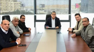 أوسكار رويز ينوي إقالة أربعة أعضاء من لجنة التحكيم