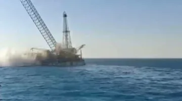 أول رد فعل من وزارة البترول بعد غرق حفار في خليج السويس
