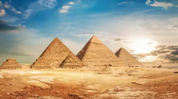 أول رد من وزارة السياحة على فيديو الحفر قرب الأهرامات