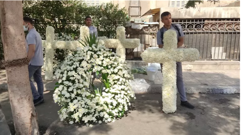 أول لقطات من مراسم جنازة الفنان لطفي لبيب أول لقطات من مراسم جنازة الفنان لطفي لبيب