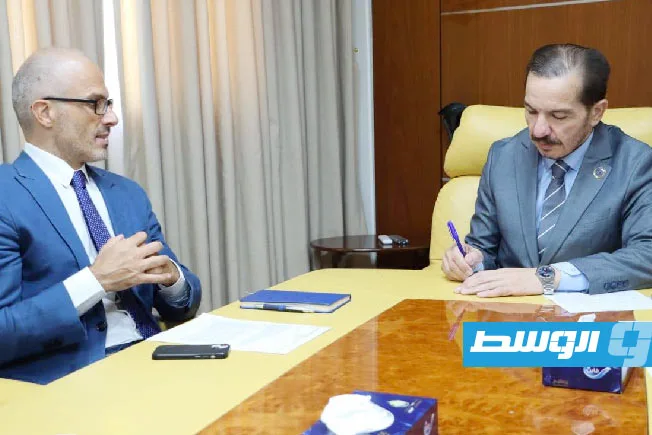 أولاندو يعبّر عن استيائه من نقص إطار «موحد» و«شفاف» للميزانية العامة في ليبيا أولاندو يعبّر عن استيائه من نقص إطار «موحد» و«شفاف» للميزانية العامة في ليبيا