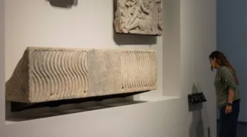 إبداعات جديدة تعزز تبادل الثقافات في أروقة «اللوفر أبوظبي»