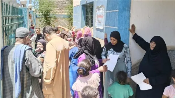 إجراء الفحص الطبي لـ 1298 مواطنًا في المنيا ضمن مبادرة «حياة كريمة» إجراء الفحص الطبي لـ 1298 مواطنًا في المنيا ضمن مبادرة «حياة كريمة»