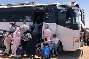 الدفاع المدني السوري ينقل 366 فردًا من السويداء إلى منطقة ريف درعا
