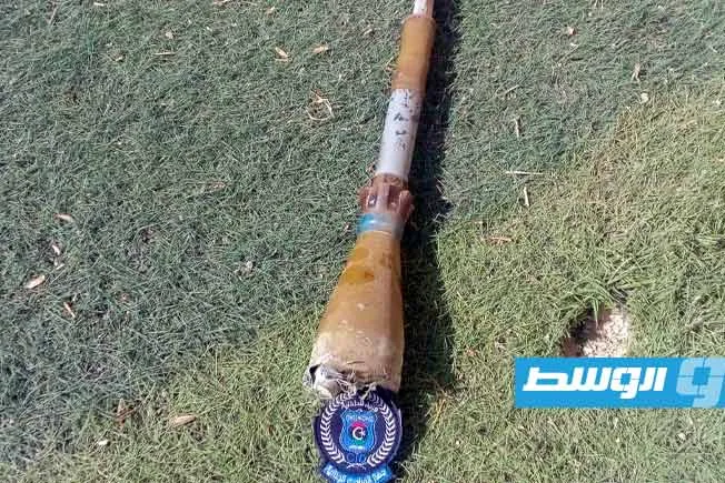 إخراج قذيفة من ملعب كرة القدم في معهد الصم والبكم بالزاوية