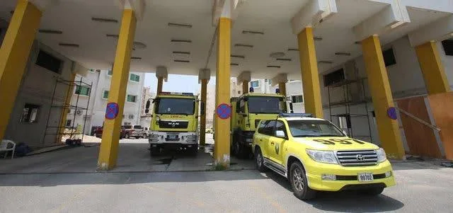 إخماد حريق في مستودع منطقة الصناعية الخامسة بالشارقة