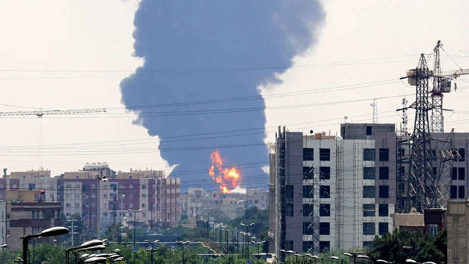 إخماد حريق في مصفاة عبادان الإيرانية دون التأثير على سير الإنتاج إخماد حريق في مصفاة عبادان الإيرانية دون التأثير على سير الإنتاج
