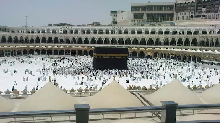 إرشادات محدثة لوكلاء السفر في رحلات العمرة 1447هـ – (تفاصيل)