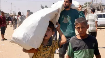 إسرائيل تتبنى انسحاباً “تكتيكياً” في غزة للحد من الاحتجاجات الدولية ضد تفشي الجوع
