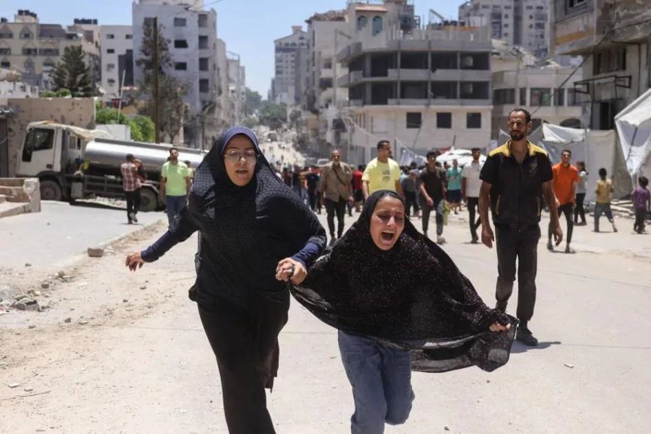 إسرائيل ترد بتصعيد القصف العشوائي بعد مقتل وإصابة 19 جندياً في بيت حانون إسرائيل ترد بتصعيد القصف العشوائي بعد مقتل وإصابة 19 جندياً في بيت حانون