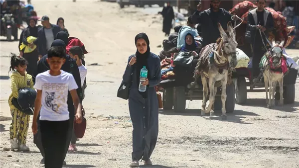 إسرائيل تستعد لخطة بديلة لـ”المدينة الإنسانية” في حال تعثرت المفاوضات في غزة. إسرائيل تستعد لخطة بديلة لـ”المدينة الإنسانية” في حال تعثرت المفاوضات في غزة.