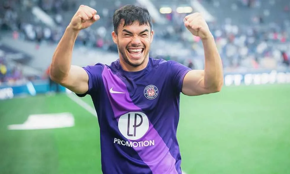 إشبيلية يتعاقد مع لاعب دفاع منتخب تشيلي إشبيلية يتعاقد مع لاعب دفاع منتخب تشيلي