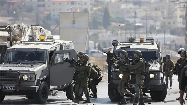 إصابات بين ثلاثة فلسطينيين جراء اعتداءات قوات الاحتلال الإسرائيلي في الخليل وبيت لحم إصابات بين ثلاثة فلسطينيين جراء اعتداءات قوات الاحتلال الإسرائيلي في الخليل وبيت لحم