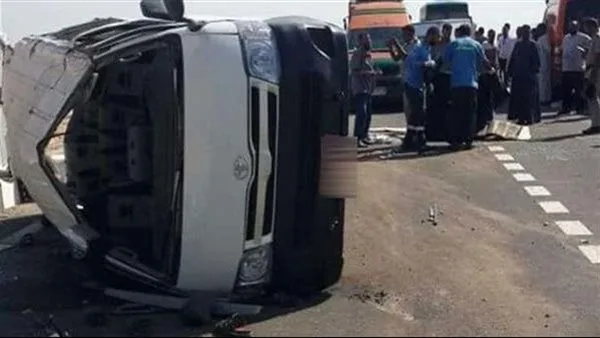 إصابة 6 أفراد جراء انقلاب ميكروباص على الطريق الدولي أبو سمبل في أسوان