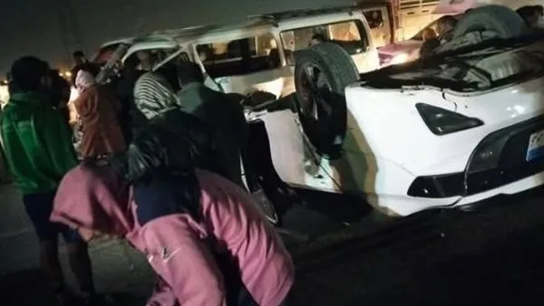 إصابة 9 أفراد في حادث تصادم بين ميكروباص وشاحنة على الطريق الإقليمي في الشرقية إصابة 9 أفراد في حادث تصادم بين ميكروباص وشاحنة على الطريق الإقليمي في الشرقية