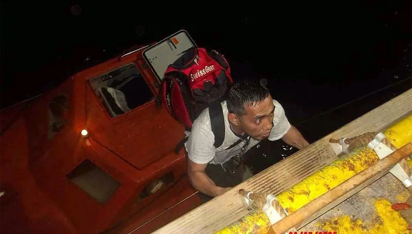 إصابة أحد أفراد الطاقم وغياب اثنين آخرين في هجوم على سفينة قرب سواحل اليمن