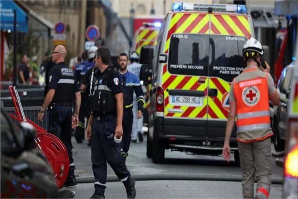 إصابة فردين في انفجار داخل مبنى سكني في اليونان والشرطة تبدأ تحقيقاتها