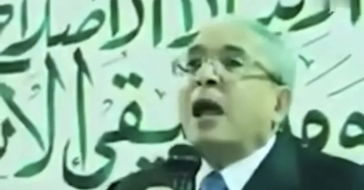 إعادة تداول فيديو قديم للنائب ياسر عمر يثير غضباً واسعاً بسبب قوله: ‘من أفعالكُم سُلط عليكم’ إعادة تداول فيديو قديم للنائب ياسر عمر يثير غضباً واسعاً بسبب قوله: ‘من أفعالكُم سُلط عليكم’