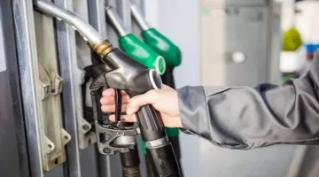 إغلاق محطتين للوقود استحوذتا على 5 أطنان من البنزين في الإسكندرية