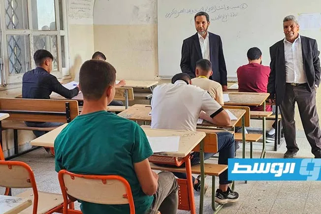 إلغاء امتحانات 20 طالبًا في الثانوية بسبب الغش عبر الإنترنت إلغاء امتحانات 20 طالبًا في الثانوية بسبب الغش عبر الإنترنت