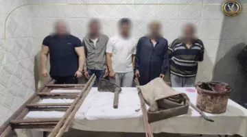 إلقاء القبض على خمسة أفراد يجمعون الآثار في ورشة عمل بالقاهرة