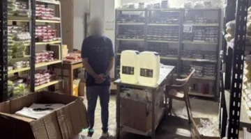 إلقاء القبض على شخص لتشغيله مصنعا غير مرخص لإنتاج سوائل التدخين الإلكتروني