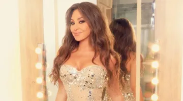 إليسا تأسر الجمهور السعودي بفستان لامع خلال فعاليات ‘موسم جدة’