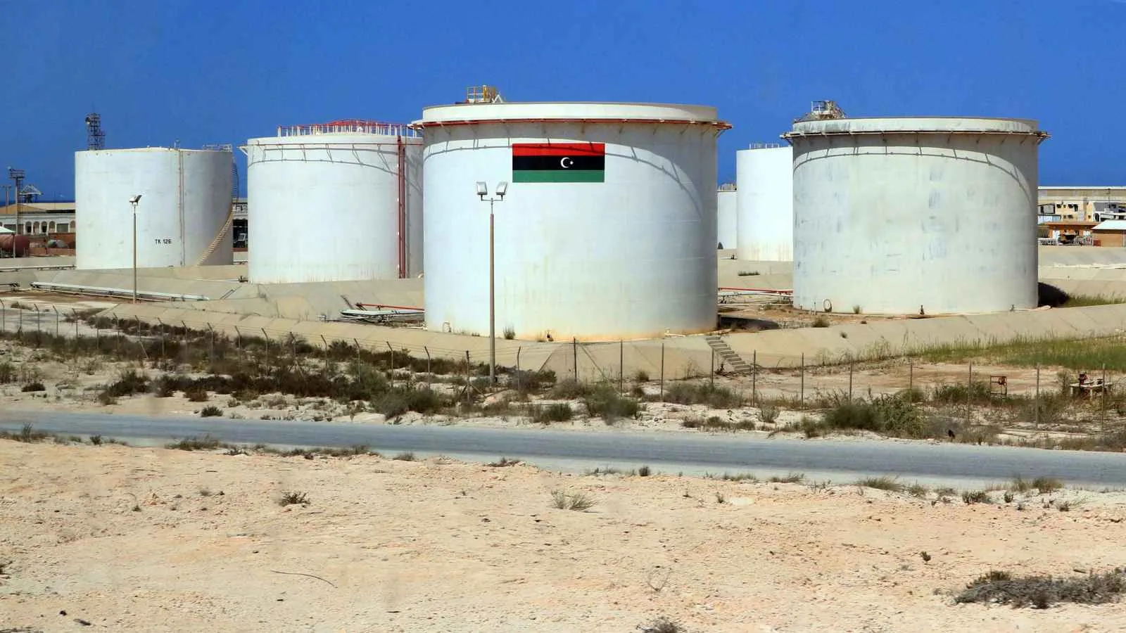 إنتاج ليبيا من النفط يتخطى 1.3 مليون برميل في يوم واحد