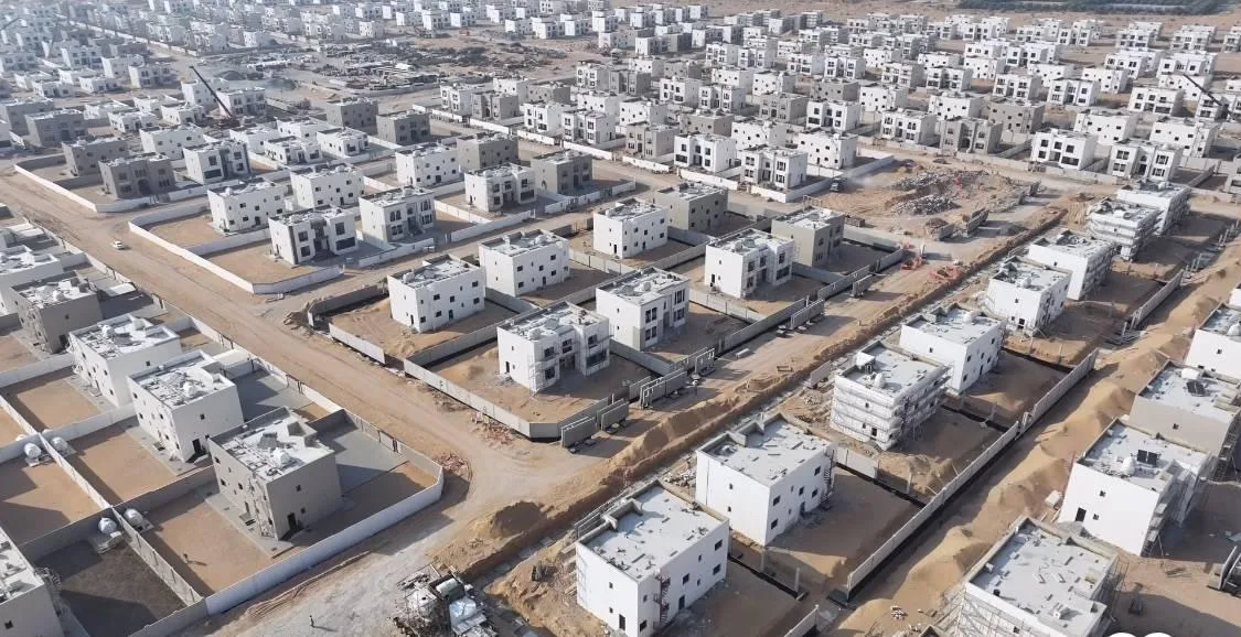 إنجاز 204 وحدات سكنية في مشروع القطينة “1” إنجاز 204 وحدات سكنية في مشروع القطينة “1”