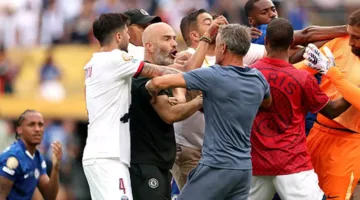 إنريكي يفقد أعصابه ويهاجم جواو بيدرو بعد هزيمة نهائي كأس العالم للأندية.
