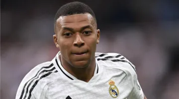 إنريكي يُشعل الأجواء قبل مباراة ريال مدريد: أنا أنتمي لبرشلونة.. ومبابي بات من الماضي