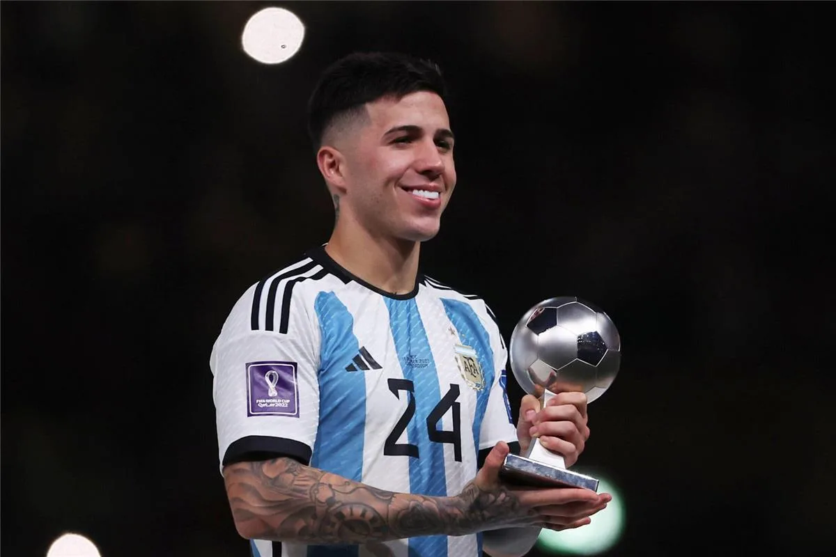 إنزو فرنانديز يرفع طلبًا إلى الفيفا بخصوص بطولة كأس العالم 2026