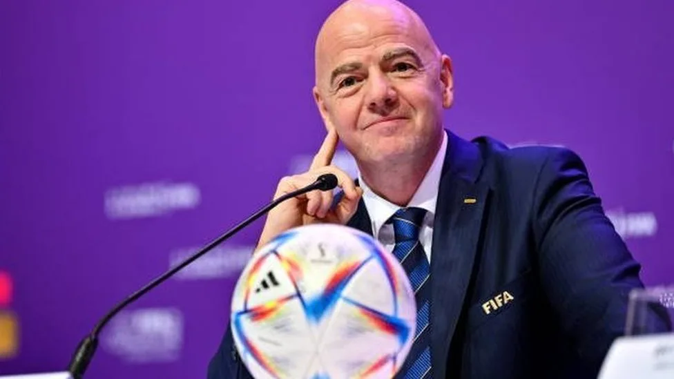إنفانتينو يهنئ نادي الهلال السعودي بعد تأهله على حساب مانشستر سيتي إنفانتينو يهنئ نادي الهلال السعودي بعد تأهله على حساب مانشستر سيتي