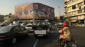 إيران تتهم فرنسيين محتجزين في طهران بالتجسس