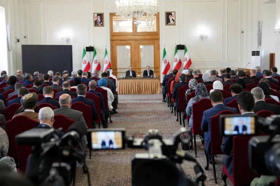 إيران تنبه إلى مخاطر تفعيل “آلية الزناد” وتؤكد استمرارها في العمل الدبلوماسي إيران تنبه إلى مخاطر تفعيل “آلية الزناد” وتؤكد استمرارها في العمل الدبلوماسي