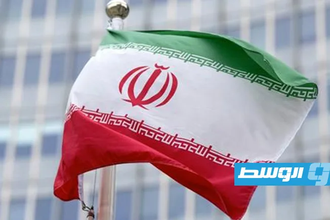 إيران تنفذ حكم الإعدام علنياً بحق رجل متهم باغتصاب وقتل طفلة إيران تنفذ حكم الإعدام علنياً بحق رجل متهم باغتصاب وقتل طفلة