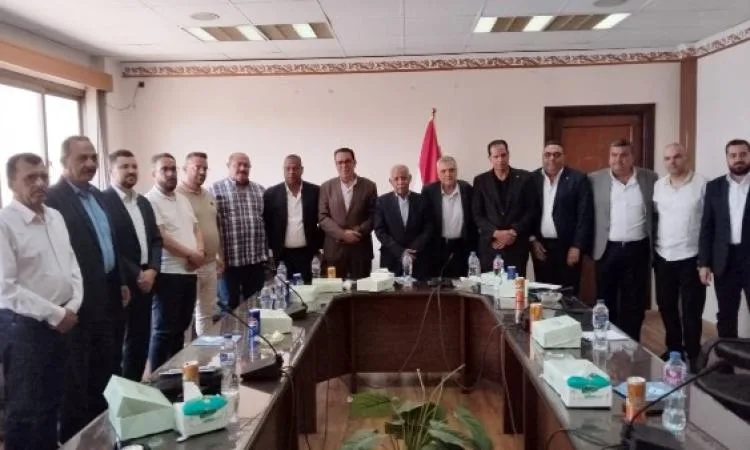 اتحاد عمال مصر يناقش مع وفد لبناني سبل تعزيز التعاون النقابي العربي المشترك اتحاد عمال مصر يناقش مع وفد لبناني سبل تعزيز التعاون النقابي العربي المشترك