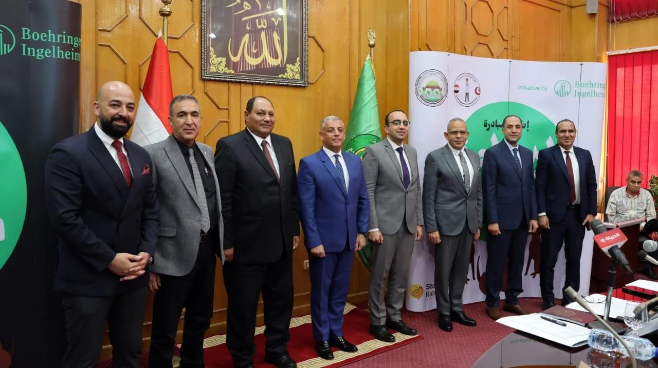 اتفاقية شراكة لمواجهة “السعار” في مصر بين “الهيئة البيطرية” وشركة “بوهرنجر إنجلهايم”.. وبدء الحملة من الإسماعيلية اتفاقية شراكة لمواجهة “السعار” في مصر بين “الهيئة البيطرية” وشركة “بوهرنجر إنجلهايم”.. وبدء الحملة من الإسماعيلية