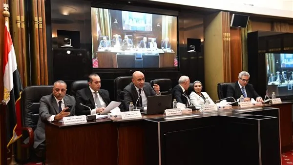 اجتماع حاد للجنة التعليم بالبرلمان.. دعوات لسحب القانون بسبب خ violations دستورية وزيادة الأعباء على الأسر اجتماع حاد للجنة التعليم بالبرلمان.. دعوات لسحب القانون بسبب خ violations دستورية وزيادة الأعباء على الأسر